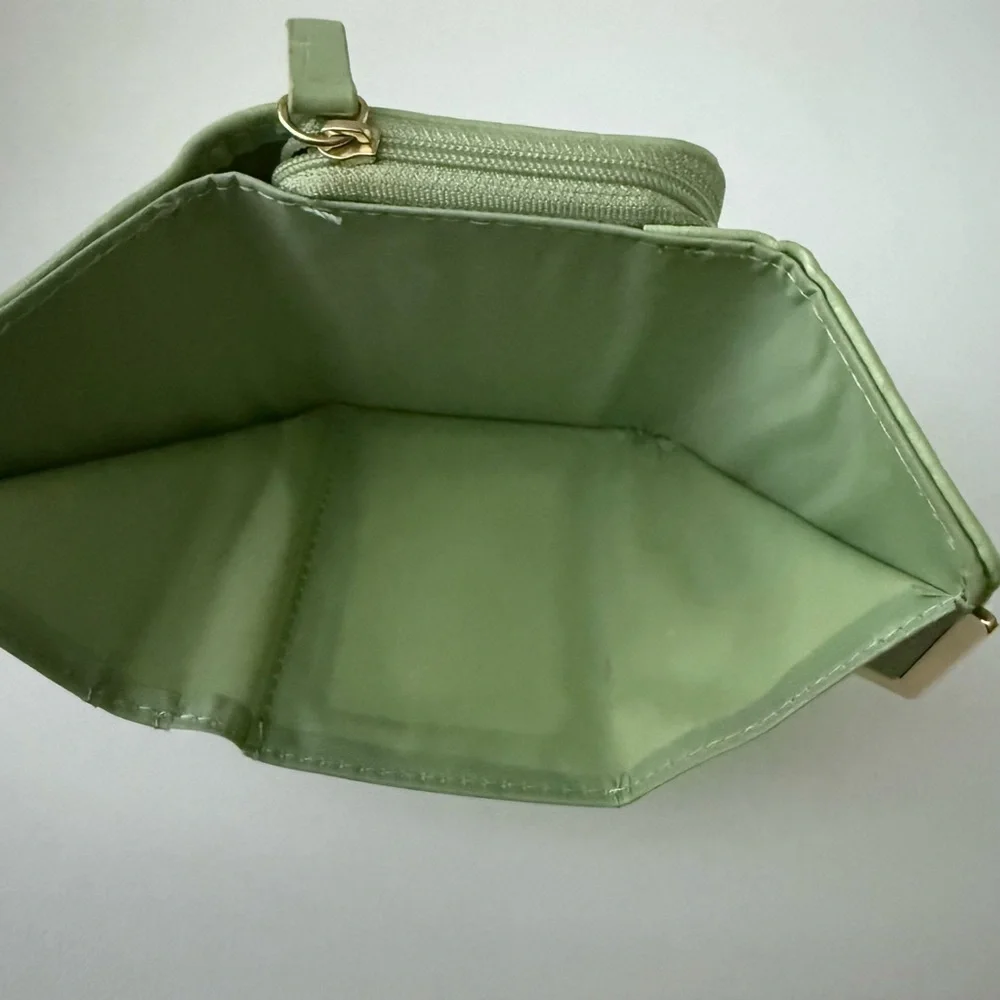 [5x$25] ⭐️ Trifold Sage Green Wallet with Gold Accent Matcha Mint Faux Leather